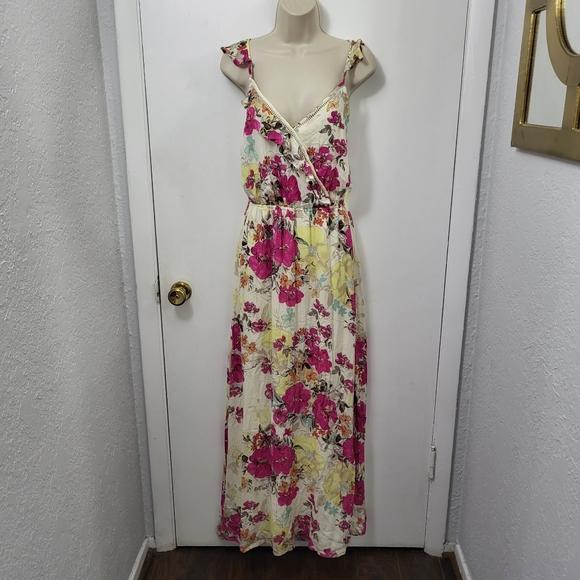 Wonderly Medium Floral Maxi Dress - Picture 11 of 12